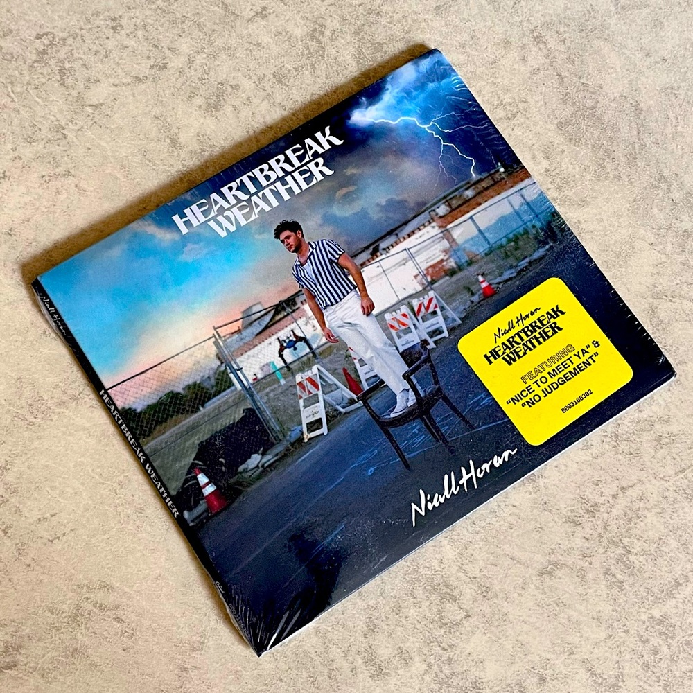 *SEALED* Niall Horan ‘Heartbreak Weather’ CD